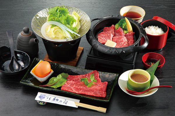 和牛すき焼きと鉄板焼肉御膳